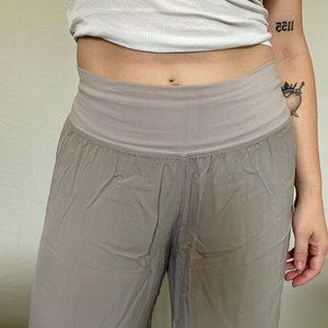 NWOT Hard Tail Flat Waist Wide Leg Yoga Pants in Grey